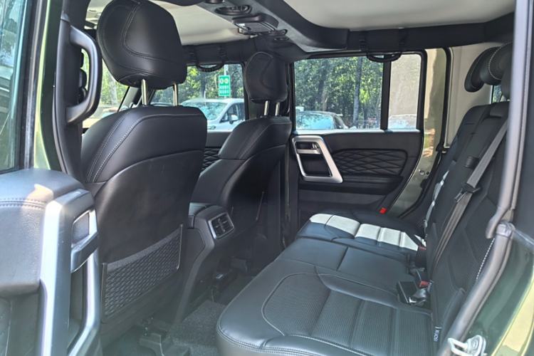 Used BAIC Off-Road BJ40 2023 2.0T Automatic Four-Wheel Drive Urban Hunter Edition Prestige Version Interior 4
