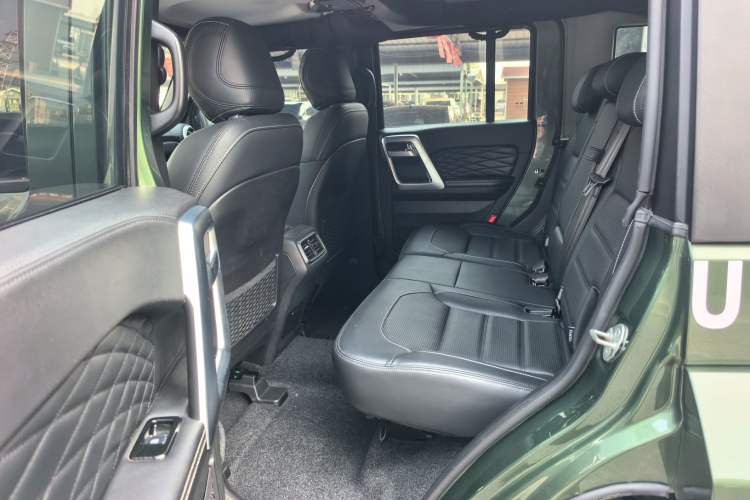 Used BAIC Off-Road BJ40 2023 2.0T Automatic Four-Wheel Drive Urban Hunter Edition Chivalrous Type Interior 4