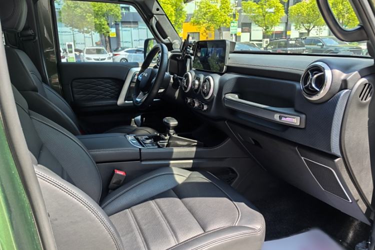 Used BAIC Off-Road BJ40 2023 2.0T Automatic Four-Wheel Drive Urban Hunter Edition Prestige Version Interior 5