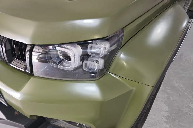 Used BAIC Off-Road BJ40 2023 2.0D Automatic Four-Wheel Drive Blade Hero Edition Adventurer Type (with Front and Rear Electronic Locks) Left Front Headlight