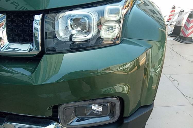 Used BAIC Off-Road BJ40 2023 2.0T Automatic Four-Wheel Drive Urban Hunter Edition Prestige Version Left Front Headlight
