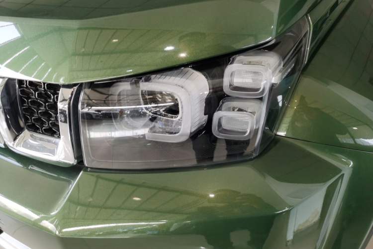 Used BAIC Off-Road BJ40 2023 2.0T Automatic Four-Wheel Drive Urban Hunter Edition Chivalrous Type Left Front Headlight