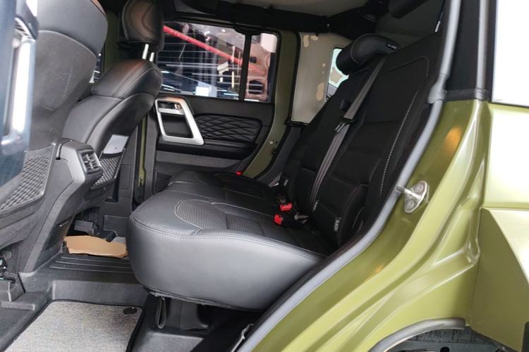 Used BAIC Off-Road BJ40 2023 2.0D Automatic Four-Wheel Drive Blade Hero Edition Adventurer Type Left Rear Seat