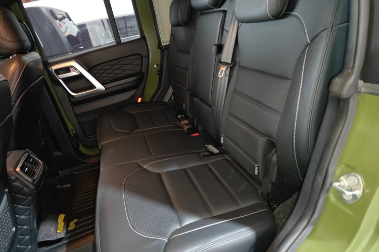 Used BAIC Off-Road BJ40 2023 2.0D Automatic Four-Wheel Drive Blade Hero Edition Adventurer Type (with Front and Rear Electronic Locks) Left Rear Seat