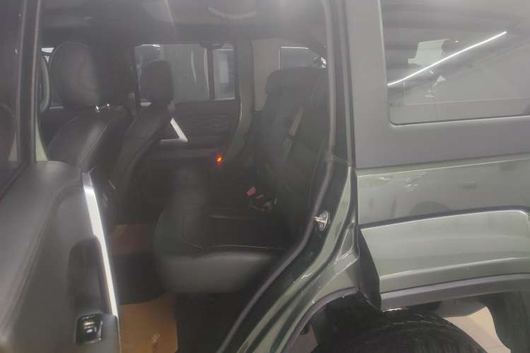 Used BAIC Off-Road BJ40 2023 2.0T Automatic Four-Wheel Drive Urban Hunter Edition Chivalrous Type Left Rear Seat