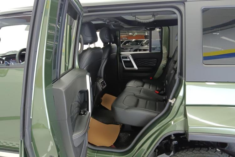 Used BAIC Off-Road BJ40 2023 2.0T Automatic Four-Wheel Drive Urban Hunter Edition Chivalrous Type Left Rear Seat