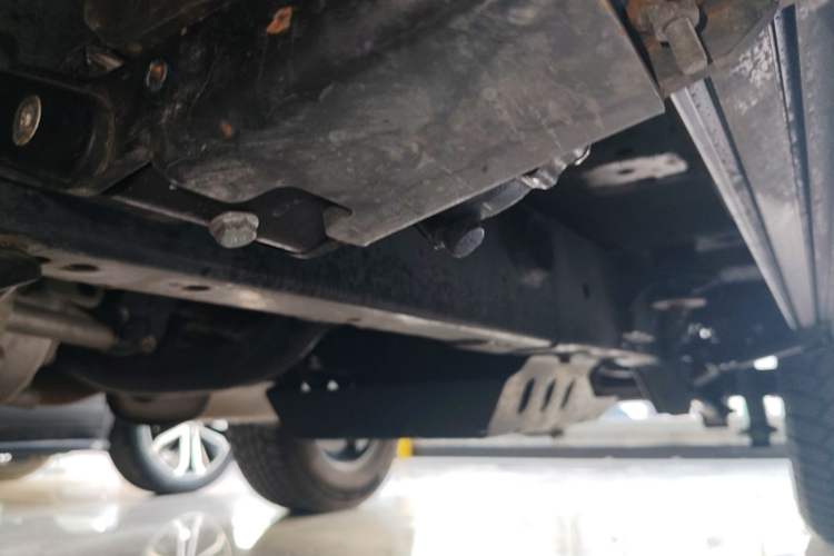 Used BAIC Off-Road BJ40 2023 2.0D Automatic Four-Wheel Drive Blade Hero Edition Adventurer Type Left Side Sill