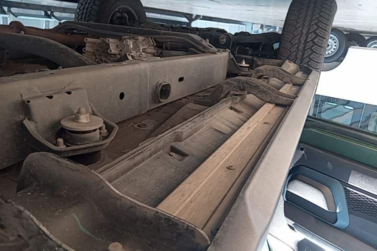 Used BAIC Off-Road BJ40 2023 2.0T Automatic Four-Wheel Drive Urban Hunter Edition Prestige Version Left Side Sill