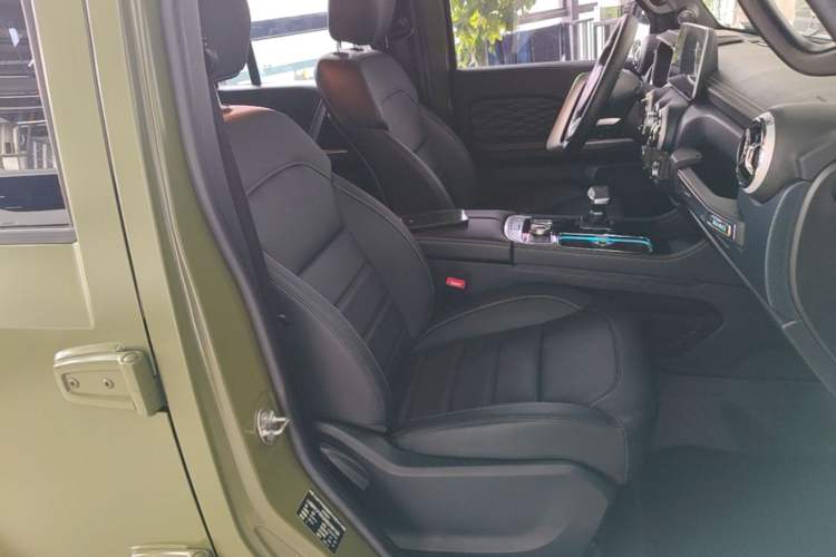 Used BAIC Off-Road BJ40 2023 2.0D Automatic Four-Wheel Drive Blade Hero Edition Adventurer Type Right Front Seat