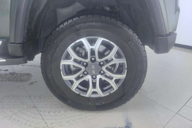Used BAIC Off-Road BJ40 2023 2.0T Automatic Four-Wheel Drive Urban Hunter Edition Chivalrous Type Right Front Wheel Hub