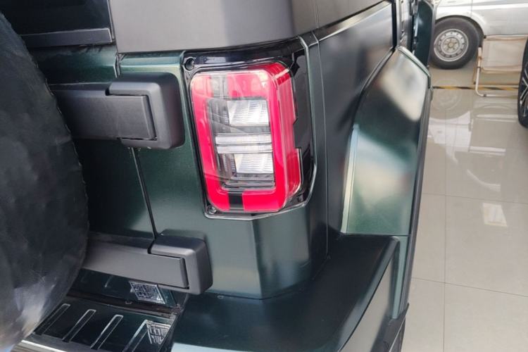 Used BAIC Off-Road BJ40 2023 2.0D Automatic Four-Wheel Drive Blade Hero Edition Adventurer Type Right Rear Taillight