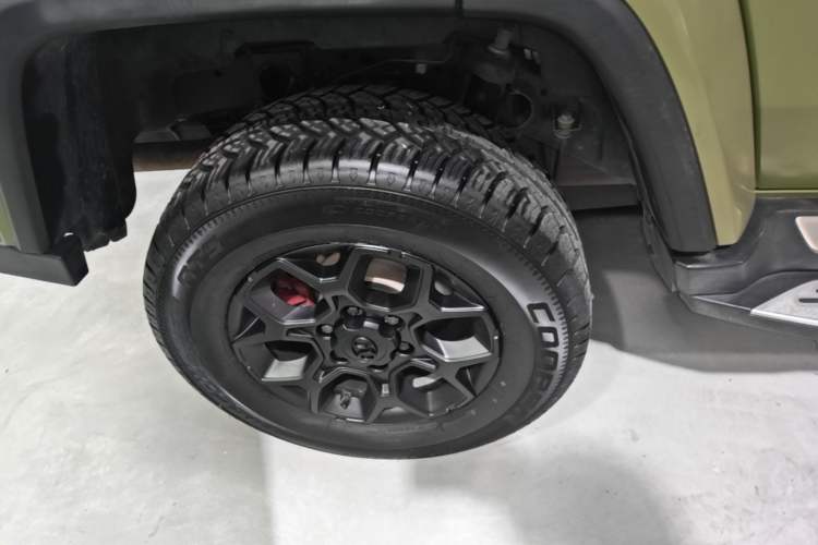 Used BAIC Off-Road BJ40 2023 2.0D Automatic Four-Wheel Drive Blade Hero Edition Adventurer Type (with Front and Rear Electronic Locks) Right Rear Wheel Hub