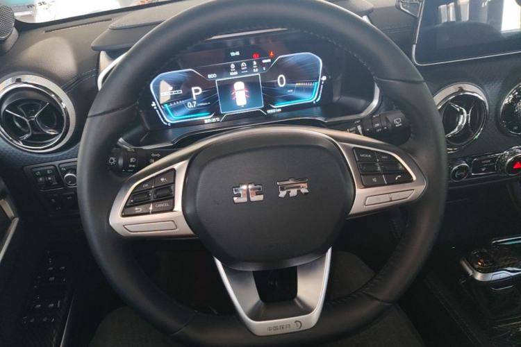 Used BAIC Off-Road BJ40 2023 2.0D Automatic Four-Wheel Drive Blade Hero Edition Adventurer Type Steering Wheel