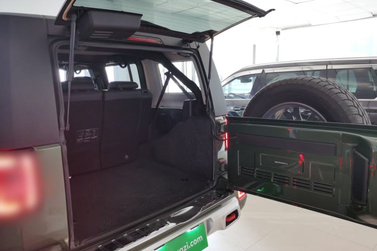 Used BAIC Off-Road BJ40 2023 2.0T Automatic Four-Wheel Drive Urban Hunter Edition Chivalrous Type Trunk