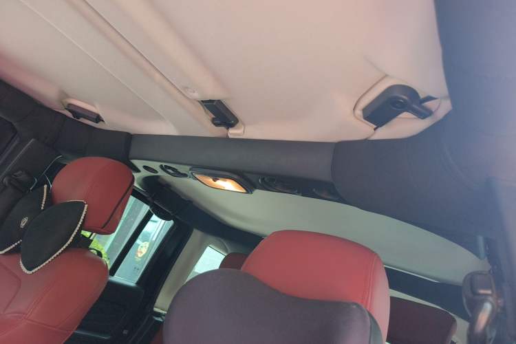 Used BAIC Off-Road BJ40 2023 2.0D Automatic Four-Wheel Drive Blade Hero Edition Adventurer Type Headliner