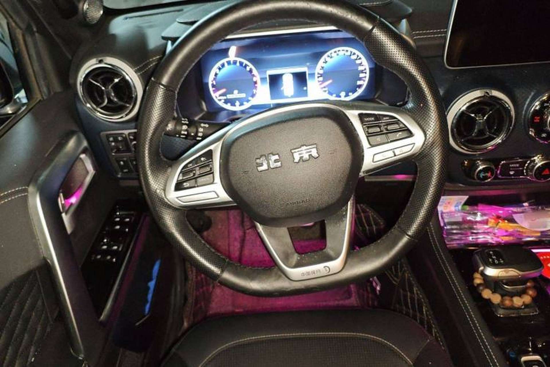 Used BAIC Off-Road BJ40 2023 2.0T Automatic Four-Wheel Drive Ring of the Tower Champion Edition Steering Wheel