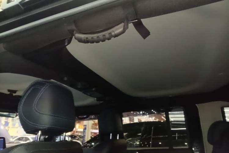 Used BAIC Off-Road BJ40 2023 2.0T Automatic Four-Wheel Drive Urban Hunter Edition Chivalrous Type Headliner