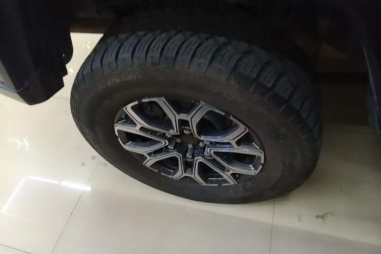 Used BAIC Off-Road BJ40 2023 2.0T Automatic Four-Wheel Drive Urban Hunter Edition Chivalrous Type Right Rear Wheel Hub