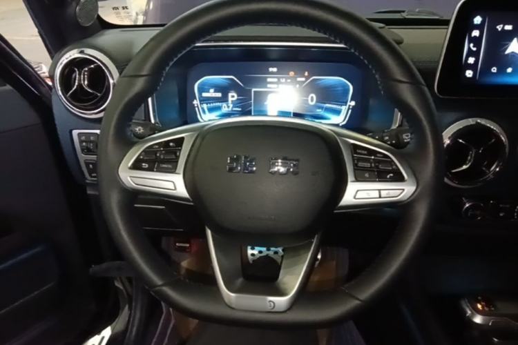 Used BAIC Off-Road BJ40 2023 2.0T Automatic Four-Wheel Drive Urban Hunter Edition Chivalrous Type Steering Wheel
