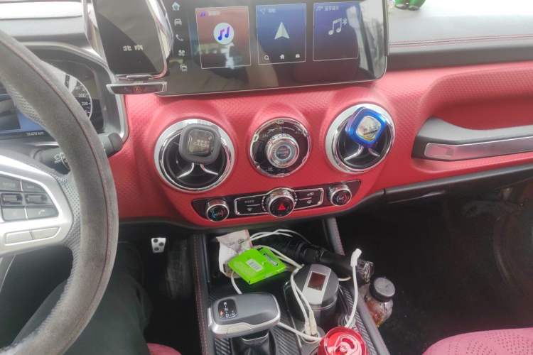 Used BAIC Off-Road BJ40 2023 2.0T Automatic Four-Wheel Drive Urban Hunter Edition Prestige Version Audio And AC Panel