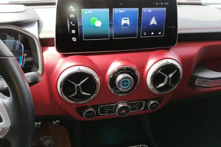 Used BAIC Off-Road BJ40 2023 2.0D Automatic Four-Wheel Drive Blade Hero Edition Adventurer Type Audio And AC Panel