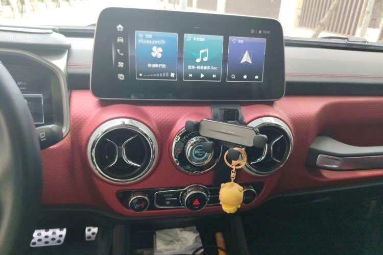 Used BAIC Off-Road BJ40 2023 2.0D Automatic Four-Wheel Drive Blade Hero Edition Adventurer Type (with Front and Rear Electronic Locks) Audio And AC Panel