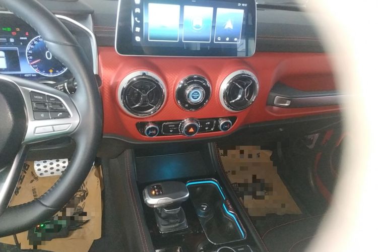 Used BAIC Off-Road BJ40 2023 2.0D Automatic Four-Wheel Drive Blade Hero Edition Adventurer Type Audio And AC Panel