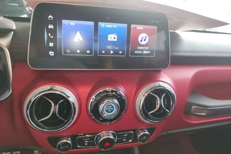 Used BAIC Off-Road BJ40 2023 2.0T Automatic Four-Wheel Drive Urban Hunter Edition Chivalrous Type Audio And AC Panel