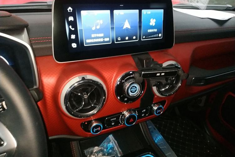 Used BAIC Off-Road BJ40 2023 2.0T Automatic Four-Wheel Drive Urban Hunter Edition Chivalrous Type Audio And AC Panel