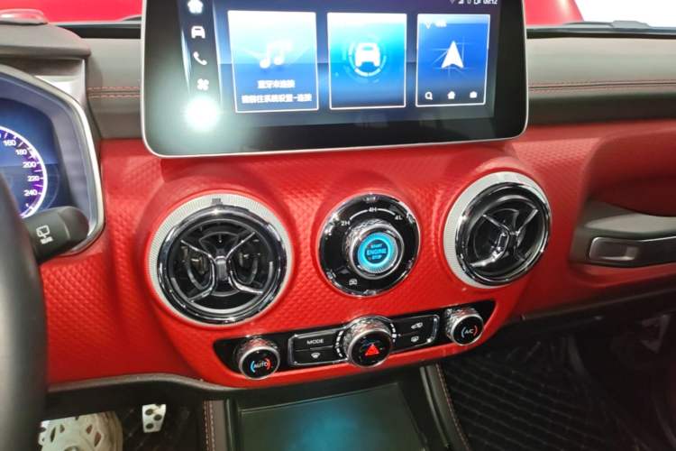 Used BAIC Off-Road BJ40 2023 2.0D Automatic Four-Wheel Drive Blade Hero Edition Adventurer Type Audio And AC Panel