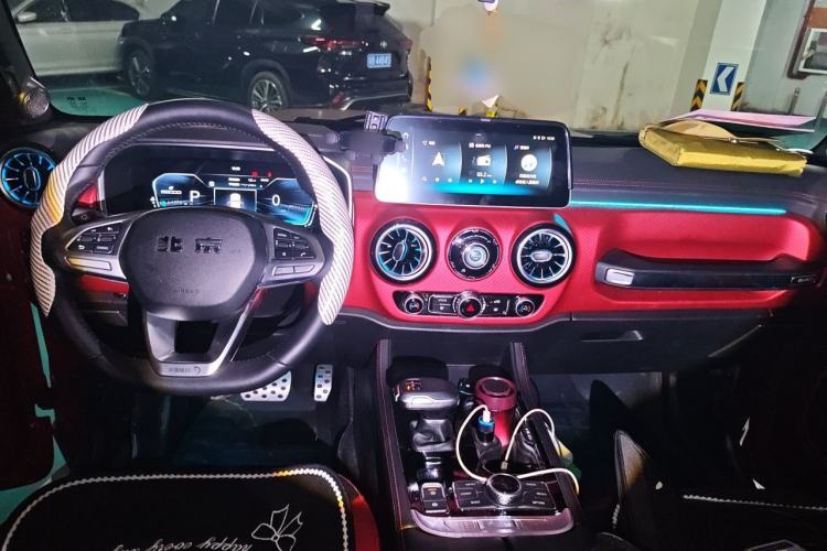 Used BAIC Off-Road BJ40 2023 2.0D Automatic Four-Wheel Drive Blade Hero Edition Adventurer Type Center Console