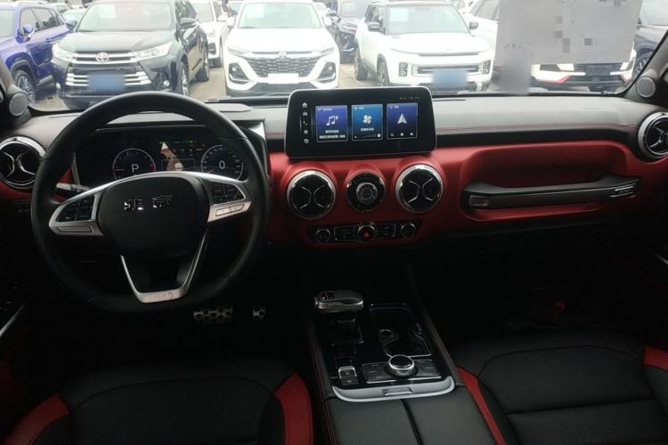 Used BAIC Off-Road BJ40 2023 2.0T Automatic Four-Wheel Drive Urban Hunter Edition Chivalrous Type Center Console