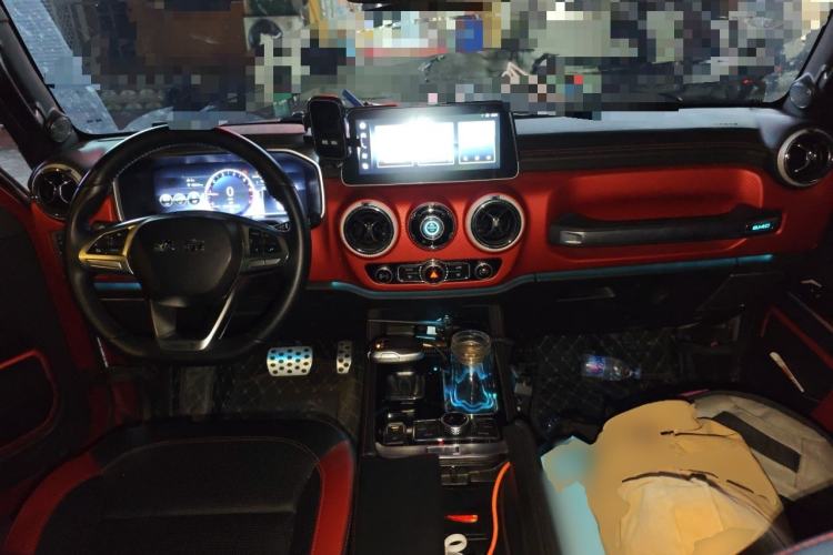 Used BAIC Off-Road BJ40 2023 2.0T Automatic Four-Wheel Drive Urban Hunter Edition Chivalrous Type Center Console