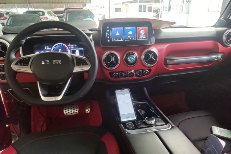 Used BAIC Off-Road BJ40 2023 2.0T Automatic Four-Wheel Drive Urban Hunter Edition Chivalrous Type Center Console