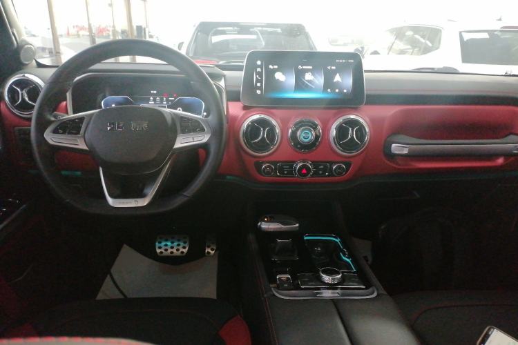 Used BAIC Off-Road BJ40 2023 2.0T Automatic Four-Wheel Drive Urban Hunter Edition Chivalrous Type Center Console