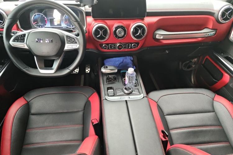 Used BAIC Off-Road BJ40 2023 2.0T Automatic Four-Wheel Drive Urban Hunter Edition Chivalrous Type Center Console