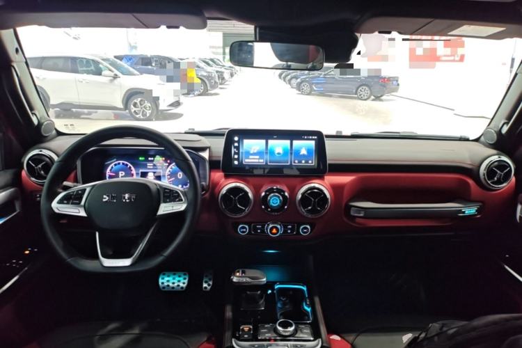 Used BAIC Off-Road BJ40 2023 2.0D Automatic Four-Wheel Drive Blade Hero Edition Adventurer Type Center Console