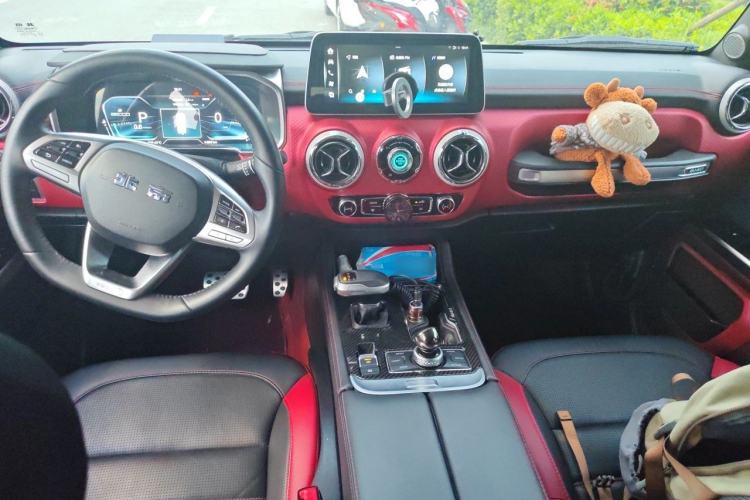 Used BAIC Off-Road BJ40 2023 2.0T Automatic Four-Wheel Drive Urban Hunter Edition Chivalrous Type Center Console