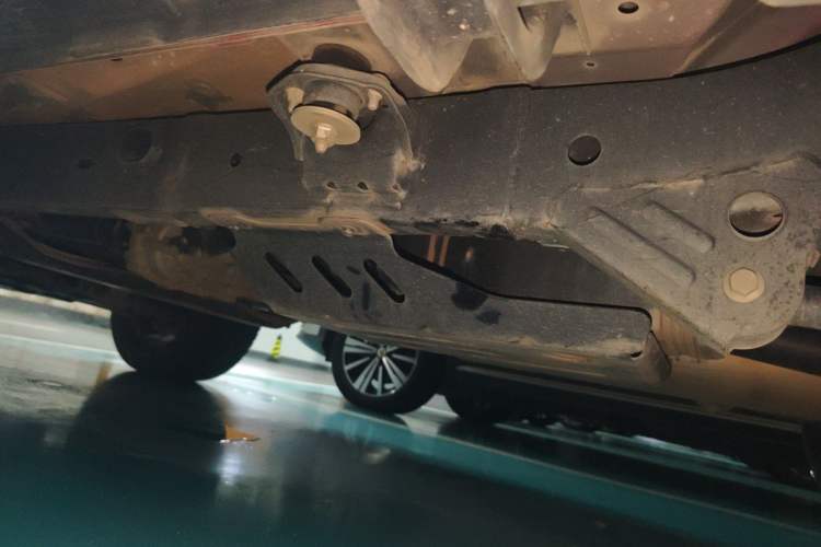 Used BAIC Off-Road BJ40 2023 2.0D Automatic Four-Wheel Drive Blade Hero Edition Adventurer Type Chassis Rear Left