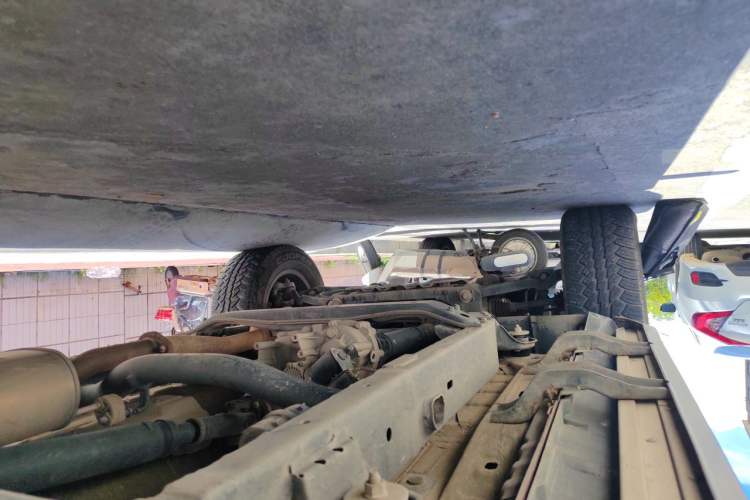 Used BAIC Off-Road BJ40 2023 2.0T Automatic Four-Wheel Drive Urban Hunter Edition Chivalrous Type Chassis Rear Left