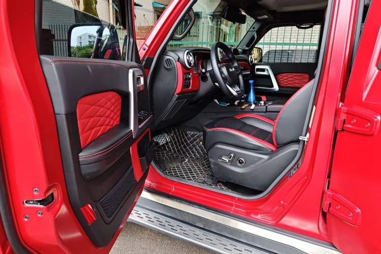 Used BAIC Off-Road BJ40 2023 2.0D Automatic Four-Wheel Drive Blade Hero Edition Adventurer Type Driver Seat