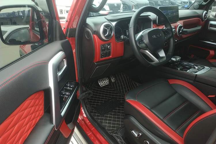Used BAIC Off-Road BJ40 2023 2.0T Automatic Four-Wheel Drive Urban Hunter Edition Chivalrous Type Driver Seat