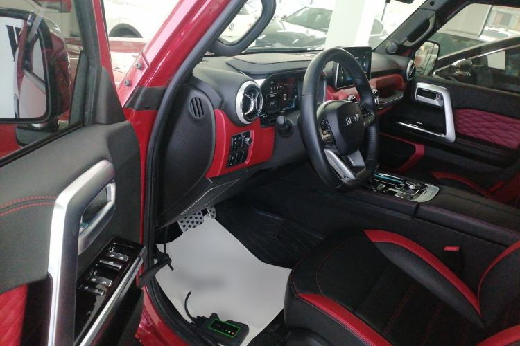 Used BAIC Off-Road BJ40 2023 2.0T Automatic Four-Wheel Drive Urban Hunter Edition Chivalrous Type Driver Seat