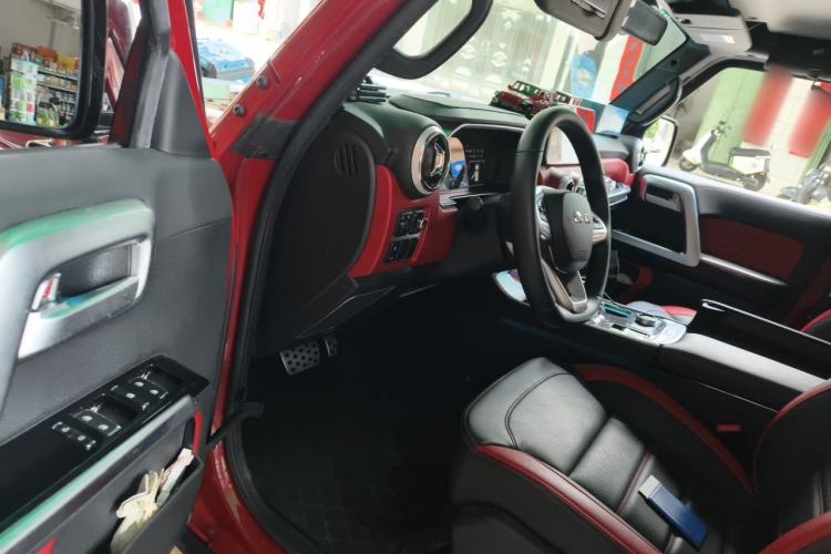 Used BAIC Off-Road BJ40 2023 2.0T Automatic Four-Wheel Drive Urban Hunter Edition Chivalrous Type Driver Seat
