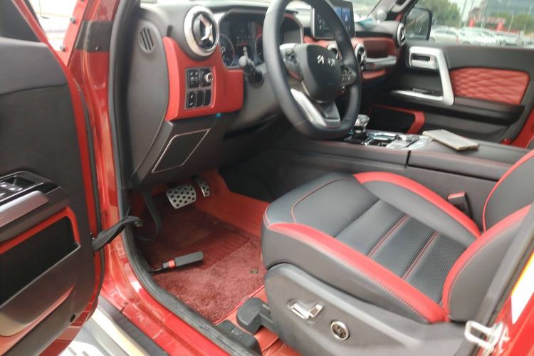 Used BAIC Off-Road BJ40 2023 2.0T Automatic Four-Wheel Drive Urban Hunter Edition Chivalrous Type Driver Seat