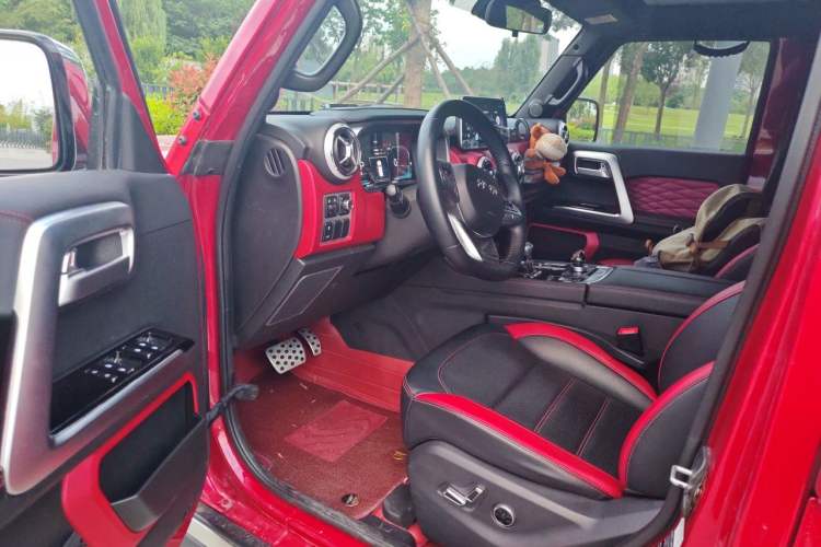 Used BAIC Off-Road BJ40 2023 2.0T Automatic Four-Wheel Drive Urban Hunter Edition Chivalrous Type Driver Seat