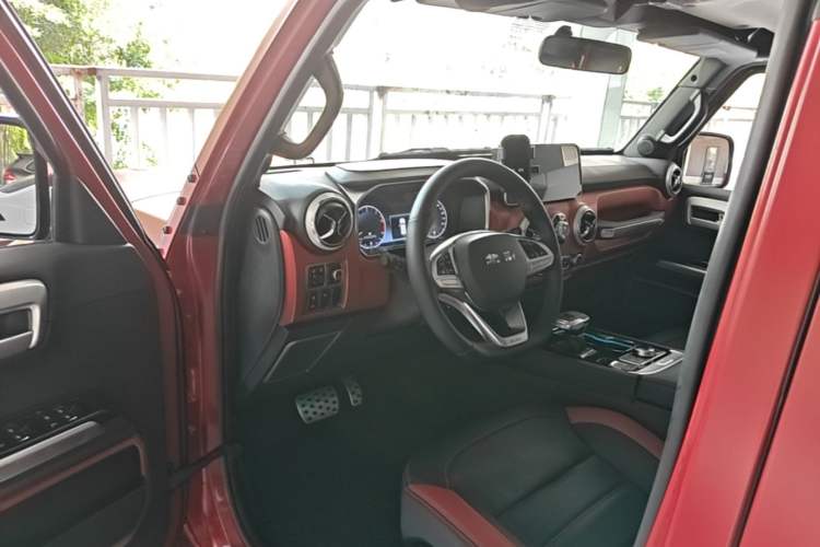 Used BAIC Off-Road BJ40 2023 2.0D Automatic Four-Wheel Drive Blade Hero Edition Adventurer Type Driver Seat