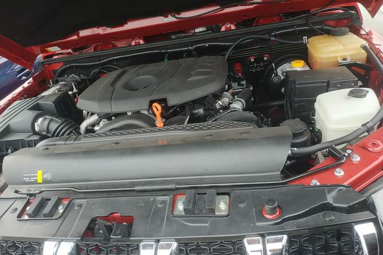Used BAIC Off-Road BJ40 2023 2.0T Automatic Four-Wheel Drive Urban Hunter Edition Chivalrous Type Engine Bay