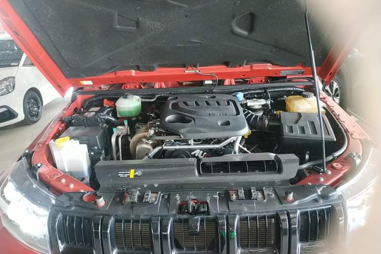 Used BAIC Off-Road BJ40 2023 2.0D Automatic Four-Wheel Drive Blade Hero Edition Adventurer Type Engine Bay