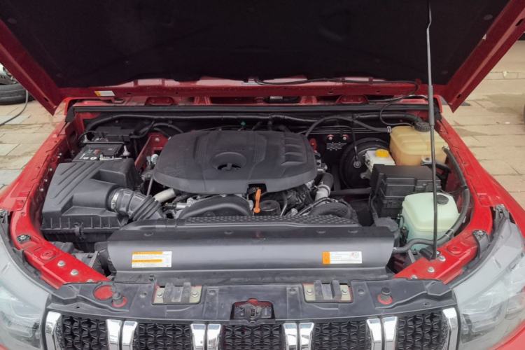 Used BAIC Off-Road BJ40 2023 2.0T Automatic Four-Wheel Drive Urban Hunter Edition Chivalrous Type Engine Bay